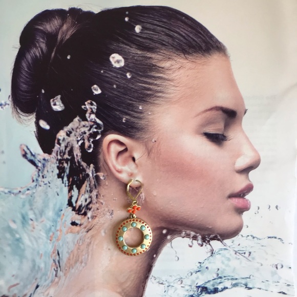 BEAUTIFUL Eclectic Dangle Gold Earrings - Picture 13 of 15